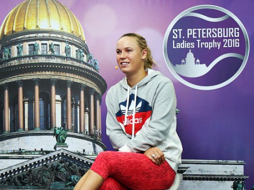 Каролин Возняцки, знаменосец олимпийской сборной Дании