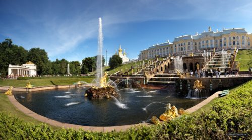 Весенний праздник петергофских фонтанов