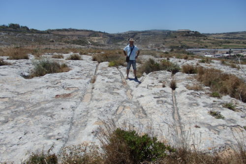 Мальтийский феномен – колеи на плато Naxxar