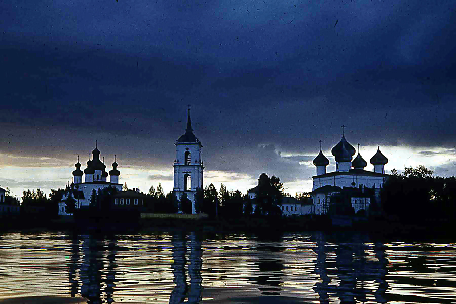 Каргополь архангельская. Каргополь древний город. Каргополь река. Река Каргополь Архангельская область. Каргополь город Каргополь.